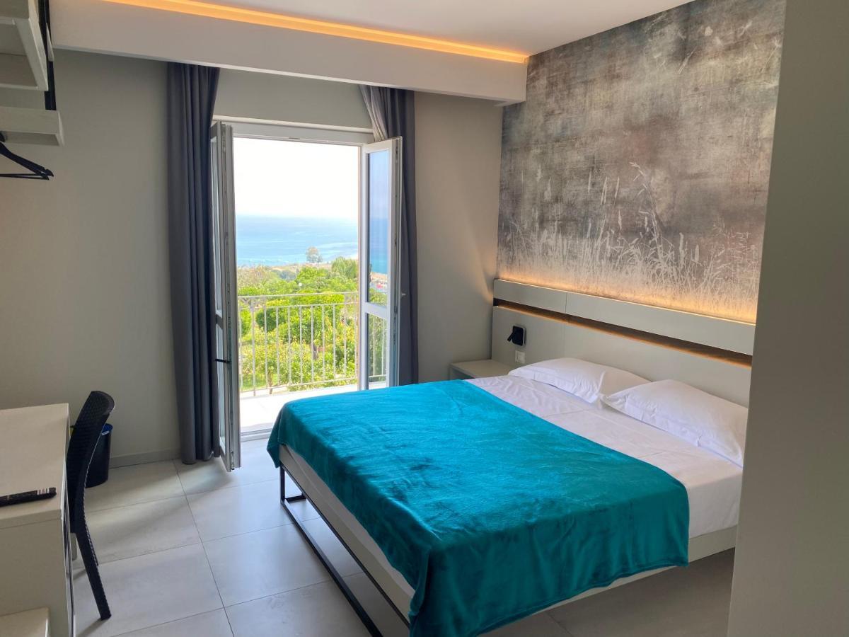 Aether Suites Tropea - Free Private Parking Екстер'єр фото